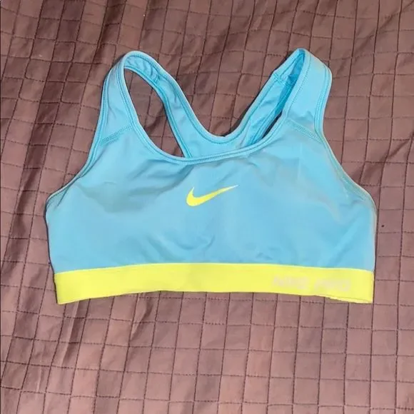 Nike Dri-Fit bra - Picture 1 of 3